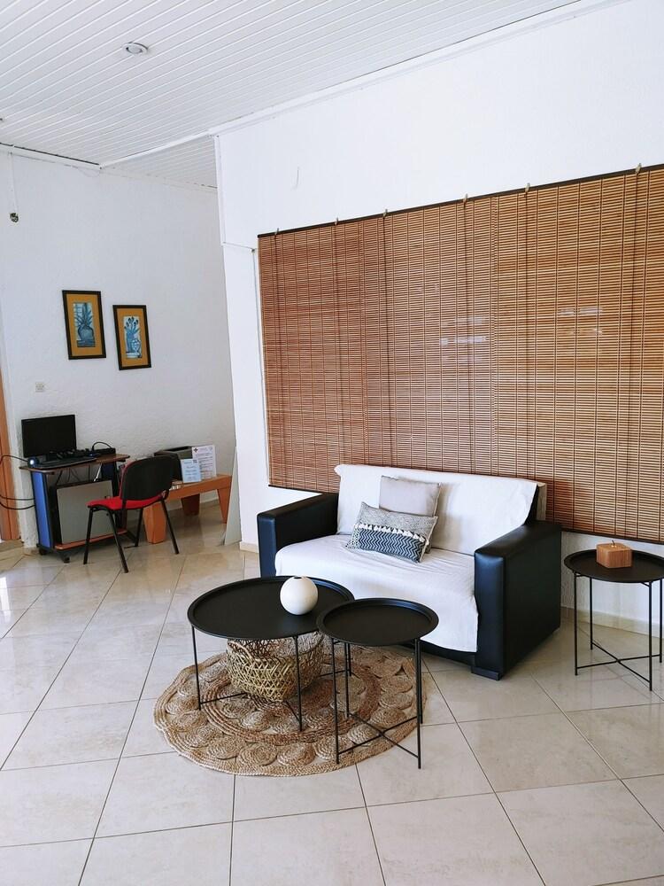Achlia Hotel Ngoại thất bức ảnh